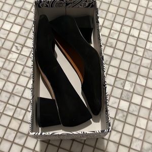 J.McLaughlin black kitten heel Casey shoe size 8